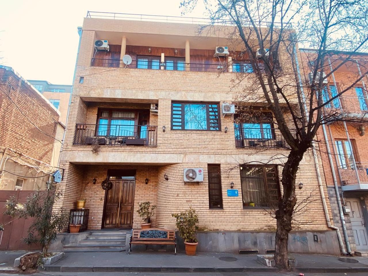 Hotel Home Tbiliszi Kültér fotó